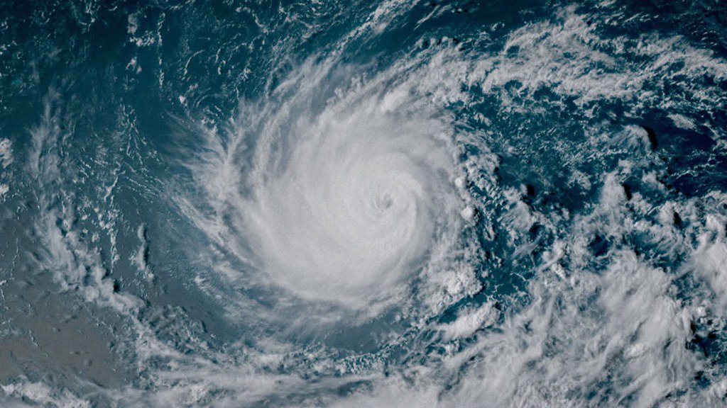Huracán Lowell en Hawái: alerta máxima, olas de 9 metros y estado de emergencia