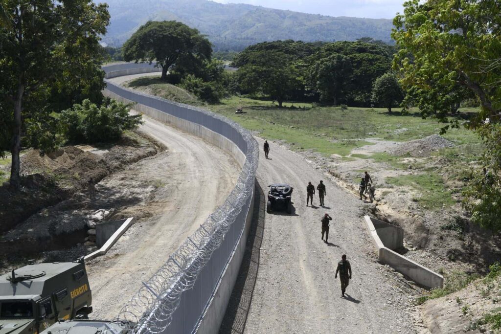 Gobierno inaugurará en diciembre 38 kilómetros de verja fronteriza entre Manzanillo y Capotillo