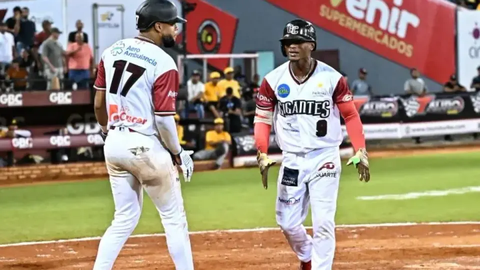 El batazo definitivo de Carlos Jorge para la victoria de Los Gigantes sobre las Aguilas 4-1